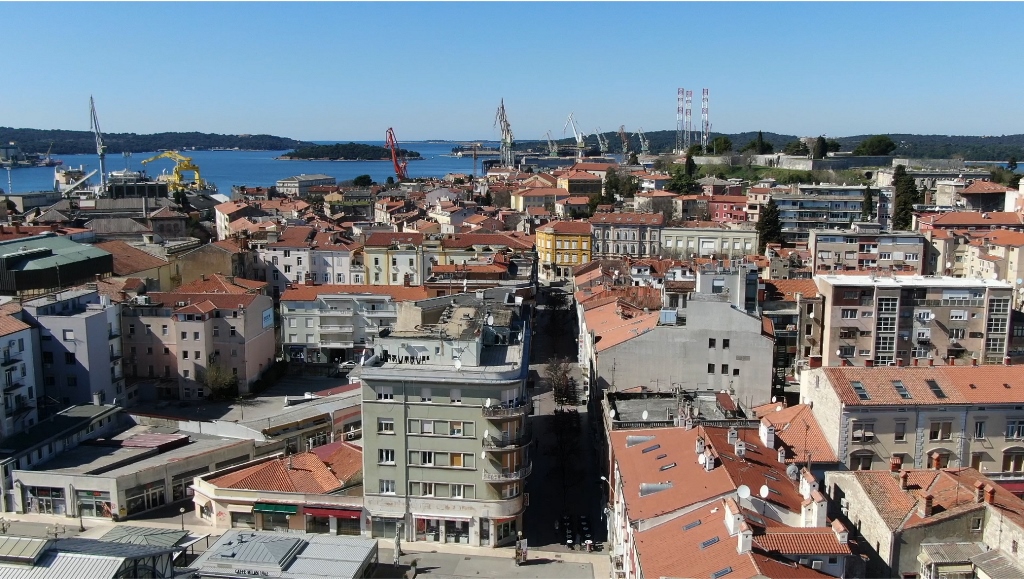 PULA Uvođenje biciklističke staze i postavljanje umjetnih izbočina na dijelu Ulice 119. brigade